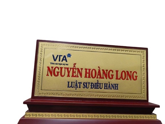 Nhận gia công bảng chức danh để bàn giá rẻ HCM