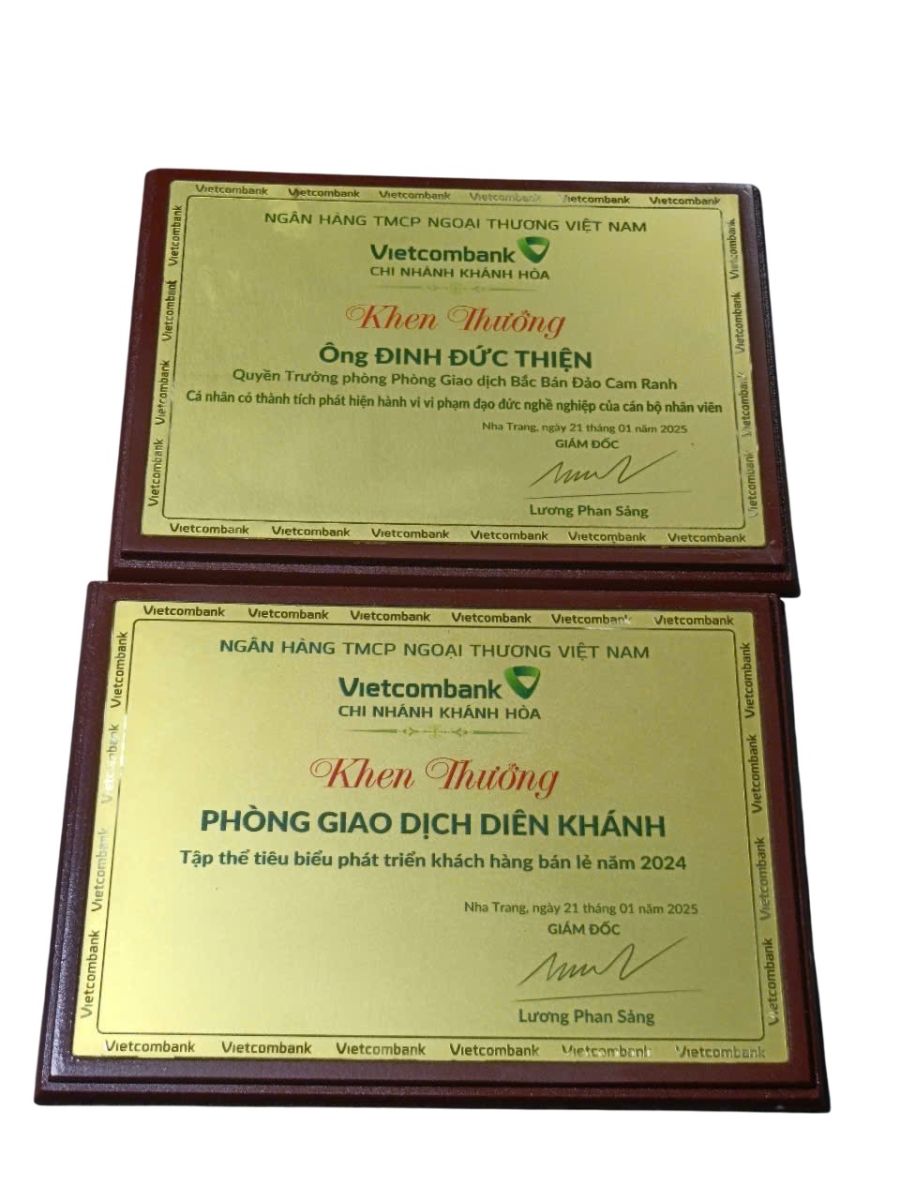 Bảng Đồng Khen Thưởng