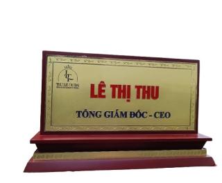 Nhận gia công bảng chức danh để bàn giá rẻ HCM