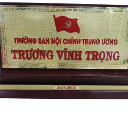 Bảng Chức Danh Đồng Để Bàn