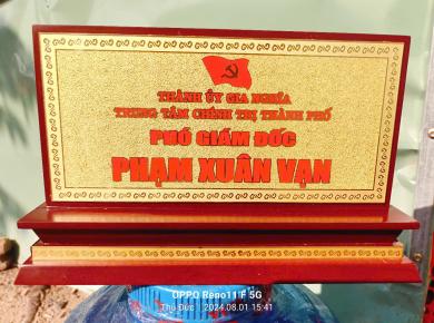 Làm bảng chức danh giá rẻ Thủ Đức - Quảng Cáo Cảnh Nguyễn